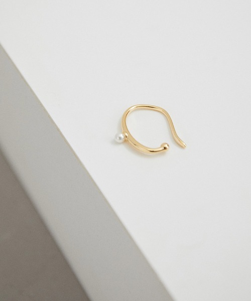 ADAM ET ROPE'(アダムエロペ)の「【LES BIJOUX】ドットパールイヤカフ(イヤリング・レディース・シルバー/ゴールド・FREE)」の2枚目の写真