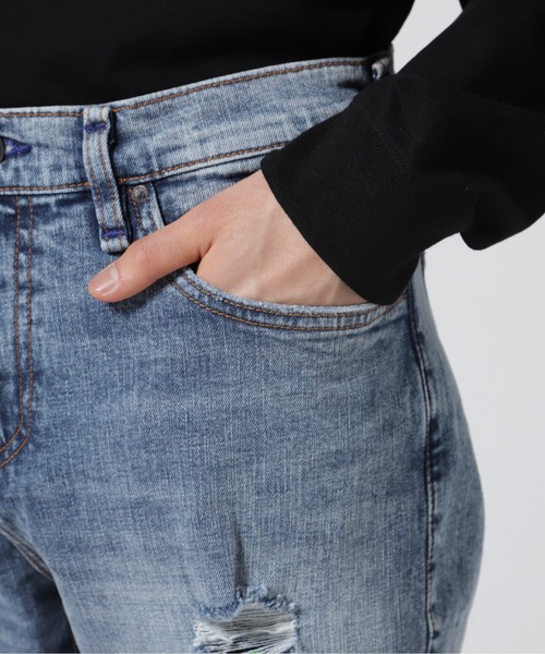 TRUE RELIGION(トゥルーレリジョン)の「True Religion Brand Jeans(トゥルーレリジョン ブランドジーンズ)ROCCO SHORT RENEGADE ROLL HEM(デニムパンツ・メンズ・ブルー・32/34/30)」の7枚目の写真