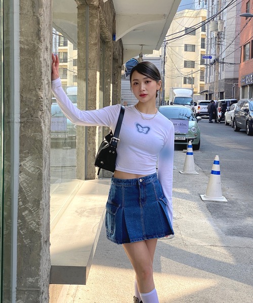 by muni:r(バイ ムニール)の「バタフライクロップドロングTシャツ(Tシャツ/カットソー・レディース・ブラック/ホワイト・FREE)」の4枚目の写真