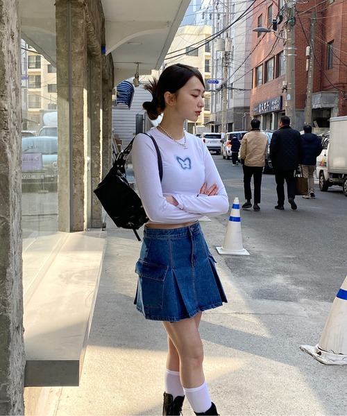 by muni:r(バイ ムニール)の「バタフライクロップドロングTシャツ(Tシャツ/カットソー・レディース・ブラック/ホワイト・FREE)」の5枚目の写真
