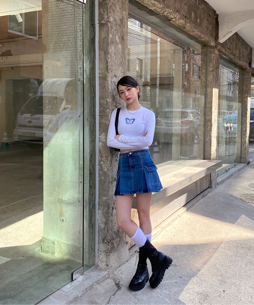 by muni:r(バイ ムニール)の「バタフライクロップドロングTシャツ(Tシャツ/カットソー・レディース・ブラック/ホワイト・FREE)」の6枚目の写真