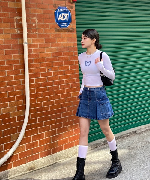 by muni:r(バイ ムニール)の「バタフライクロップドロングTシャツ(Tシャツ/カットソー・レディース・ブラック/ホワイト・FREE)」の8枚目の写真