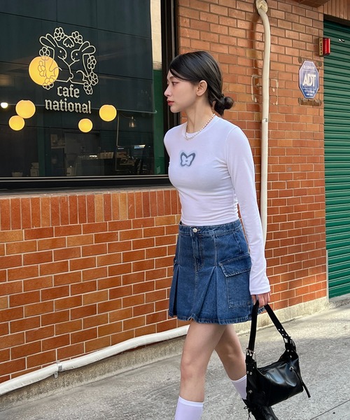 by muni:r(バイ ムニール)の「バタフライクロップドロングTシャツ(Tシャツ/カットソー・レディース・ブラック/ホワイト・FREE)」の9枚目の写真