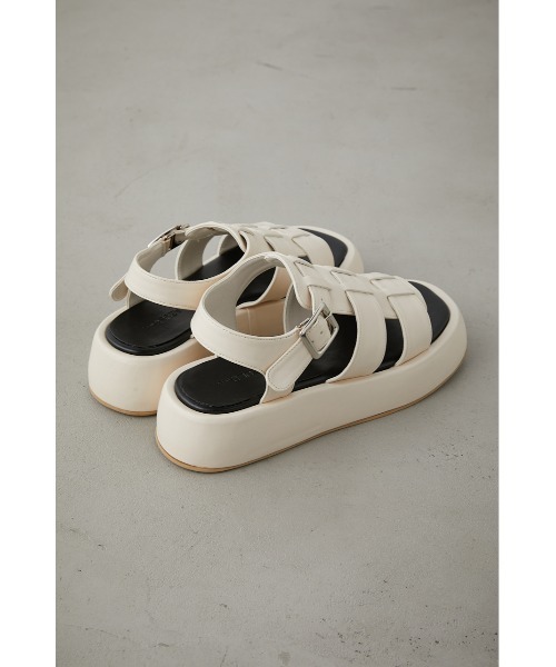 AZUL by moussy(アズールバイマウジー)の「PLATFORM GURKHA SANDALS/プラットフォームグルカサンダル(サンダル・レディース・ブラック系その他/アイボリー/ブラック・MEDIUM/SMALL/LARGE)」の6枚目の写真