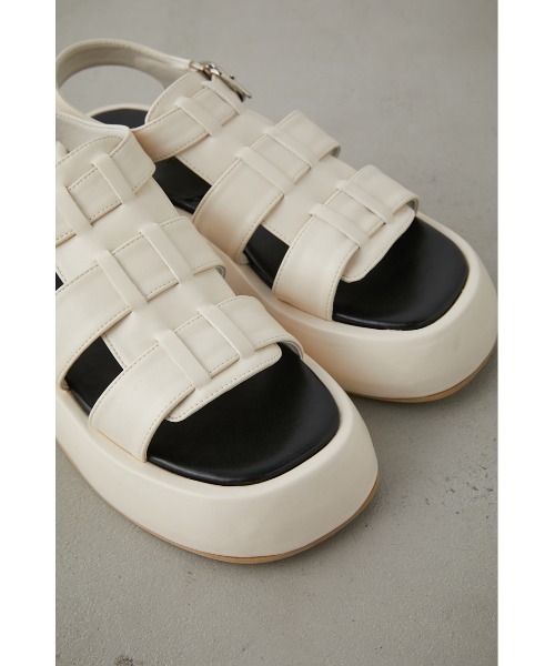 AZUL by moussy(アズールバイマウジー)の「PLATFORM GURKHA SANDALS/プラットフォームグルカサンダル(サンダル・レディース・ブラック系その他/アイボリー/ブラック・MEDIUM/SMALL/LARGE)」の7枚目の写真