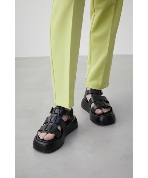 AZUL by moussy(アズールバイマウジー)の「PLATFORM GURKHA SANDALS/プラットフォームグルカサンダル(サンダル・レディース・ブラック系その他/アイボリー/ブラック・MEDIUM/SMALL/LARGE)」の19枚目の写真