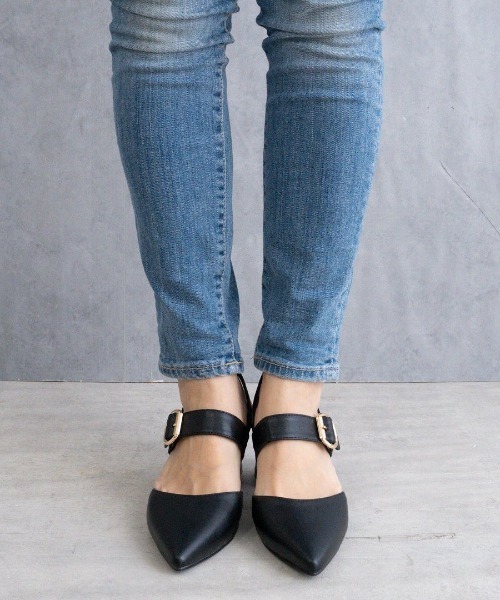 Fabby fabby(ファビィーファビィー)の「ベルトバックバンドポインテッドサンダル(サンダル・レディース・ブラック/オフホワイト/モカ・SMALL/MEDIUM/LARGE)」の14枚目の写真