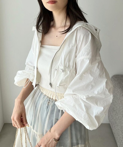 one after another NICE CLAUP(ワンアフターアナザーナイスクラップ)の「ショートマウンテンパーカー(マウンテンパーカー・レディース・オフホワイト/ブラック/ラベンダー・FREE)」の2枚目の写真