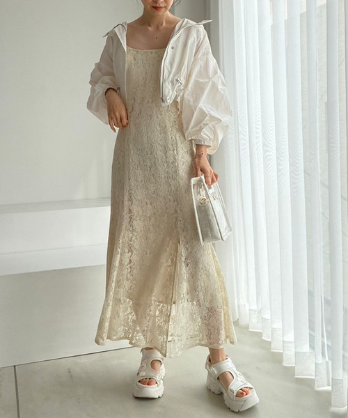 one after another NICE CLAUP(ワンアフターアナザーナイスクラップ)の「ショートマウンテンパーカー(マウンテンパーカー・レディース・オフホワイト/ブラック/ラベンダー・FREE)」の9枚目の写真