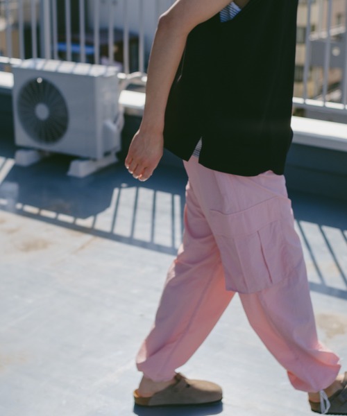 WHIMSIC（ウィムジック）の「【UNISEX】ナイロンカーゴパンツ（カーゴパンツ・メンズ・ブラック/ホワイト/ピンク/ブルー・FREE）」の17枚目の写真