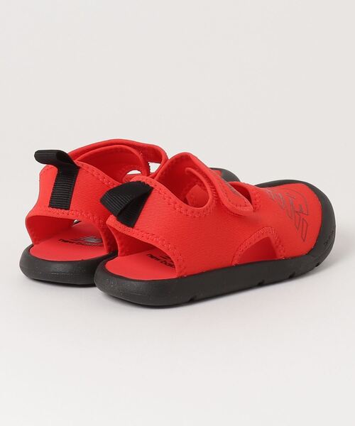 NEW BALANCE(ニューバランス)の「CRSR v1 Sandal(サンダル・キッズ・ブラック/レッド/ピンク・22.0cm/18.0cm/21.0cm/23.0cm/17.0cm/19.0cm/20.0cm)」の4枚目の写真