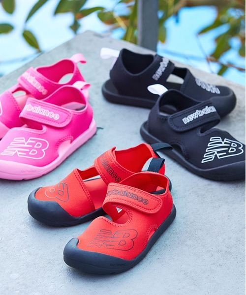 NEW BALANCE(ニューバランス)の「CRSR v1 Sandal(サンダル・キッズ・ブラック/レッド/ピンク・22.0cm/18.0cm/21.0cm/23.0cm/17.0cm/19.0cm/20.0cm)」の6枚目の写真