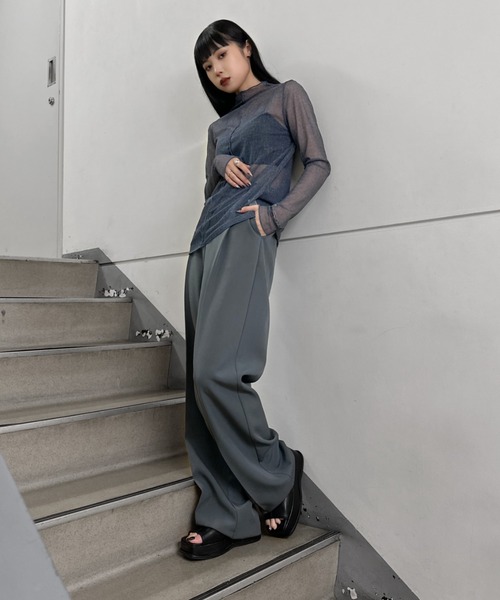 LVEU.(ラブユ.)の「【LVEU.】センターシームシースルートップス / トップス カットソー シアー シースルー メッシュ ハイネック モックネック ボートネック 長袖 レイヤード インナー ブラック カーキ ブルー(Tシャツ/カットソー・レディース・ブラック/ブルー/ライトカーキ・FREE)」の4枚目の写真