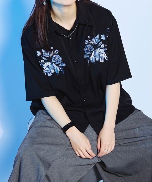 Ellno Loset（エルノロゼット）の「とろみフラワー刺繍シャツ（シャツ