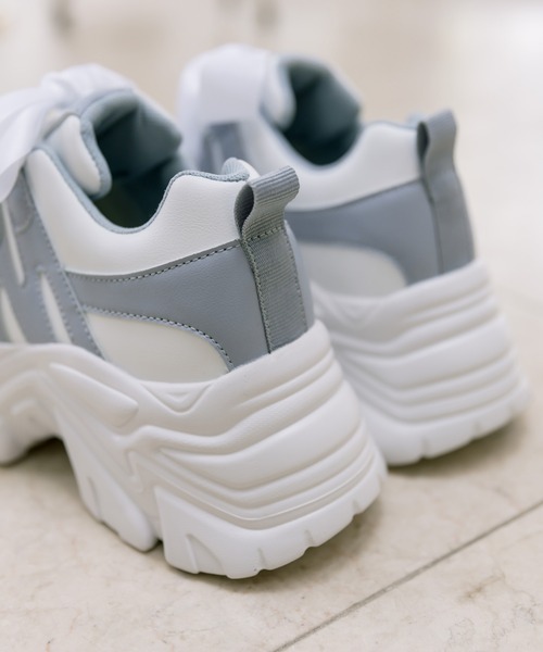 OLIVE des OLIVE(オリーブデオリーブ)の「リボン厚底スニーカー 1031130190(スニーカー・レディース・ホワイト/ブルー・SMALL/MEDIUM/LARGE)」の9枚目の写真