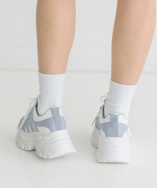 OLIVE des OLIVE(オリーブデオリーブ)の「リボン厚底スニーカー 1031130190(スニーカー・レディース・ホワイト/ブルー・SMALL/MEDIUM/LARGE)」の18枚目の写真