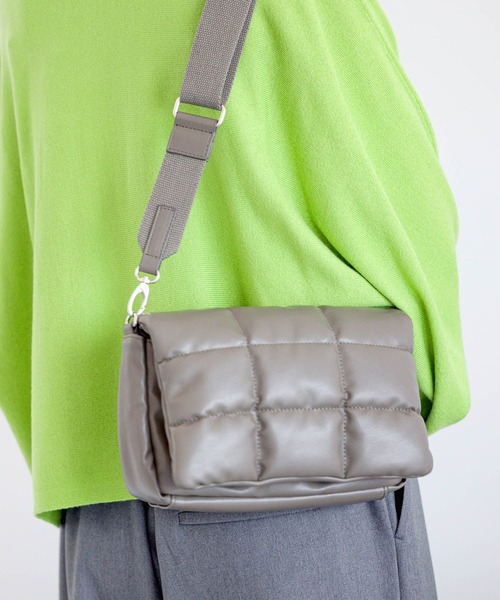 LEPSIM(レプシィム)の「パデットミニショルダー 971114(ショルダーバッグ・レディース・カーキ/ブラック・ONE SIZE)」の6枚目の写真