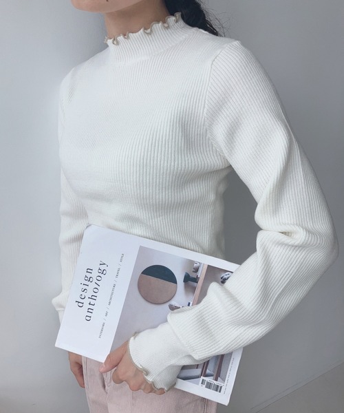 AS KNOW AS plus（アズノゥアズプラス）の「☆配色メロウ ボリューム袖ニットプルオーバー（ニット/セーター・レディース・ブラック/オフホワイト/ホワイト×ブラック/グレイッシュベージュ・FREE）」の2枚目の写真