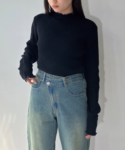 AS KNOW AS plus（アズノゥアズプラス）の「☆配色メロウ ボリューム袖ニットプルオーバー（ニット/セーター・レディース・ブラック/オフホワイト/ホワイト×ブラック/グレイッシュベージュ・FREE）」の4枚目の写真