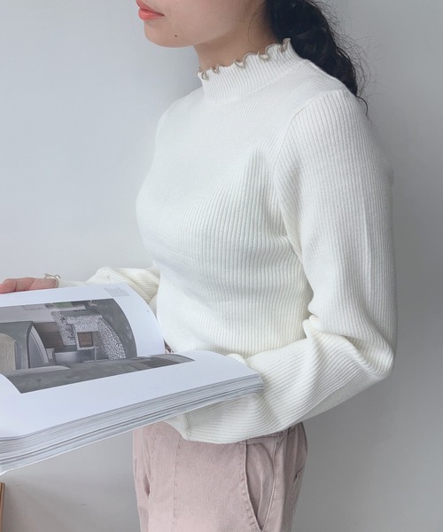 AS KNOW AS plus（アズノゥアズプラス）の「☆配色メロウ ボリューム袖ニットプルオーバー（ニット/セーター・レディース・ブラック/オフホワイト/ホワイト×ブラック/グレイッシュベージュ・FREE）」の6枚目の写真