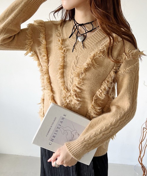 United store（ユナイテッドストア）の「Ｖネックフリンジニットトップ（ニット/セーター・レディース・カーキ/ホワイト/ブルー・FREE）」の13枚目の写真
