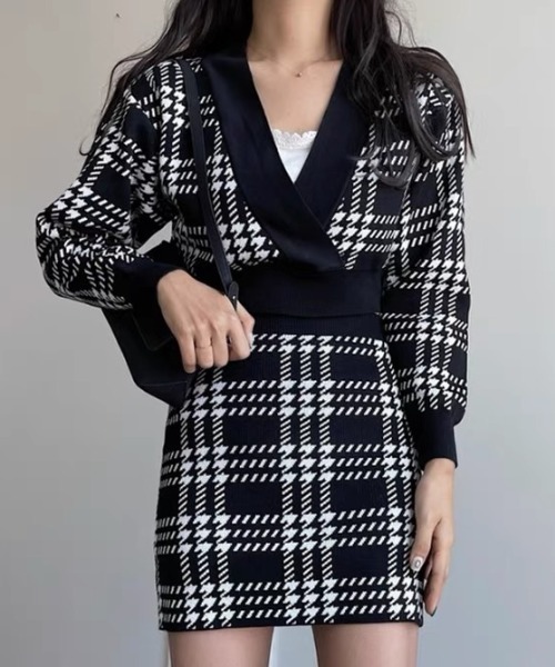 Sibra(シブラ)の「チェック柄Vネックトップス+ミニスカート 2点セット(セットアップ・レディース・ブラック・M)」の5枚目の写真