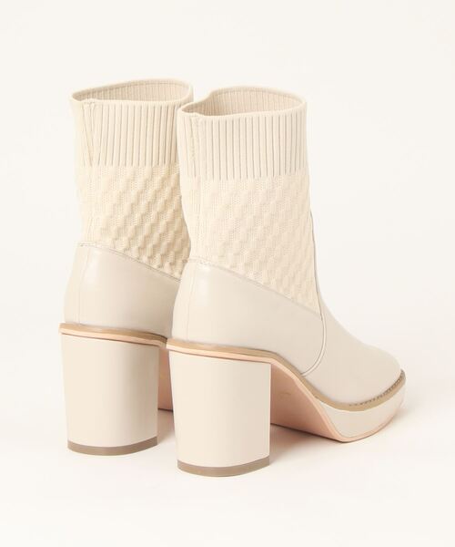 DULCIS REGALO(ドルキス レガロ)の「ElvisLuce(エルビスルーチェ)8cmヒール厚底ストームリブニットソックスボリュームソールショートブーツ(ブーツ・レディース・ブラック/アイボリー・L/S/M/LL)」の3枚目の写真