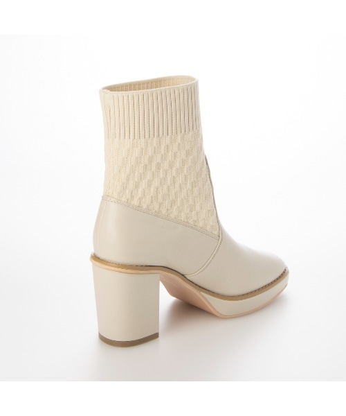 DULCIS REGALO(ドルキス レガロ)の「ElvisLuce(エルビスルーチェ)8cmヒール厚底ストームリブニットソックスボリュームソールショートブーツ(ブーツ・レディース・ブラック/アイボリー・L/S/M/LL)」の11枚目の写真