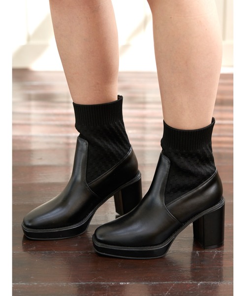 DULCIS REGALO(ドルキス レガロ)の「ElvisLuce(エルビスルーチェ)8cmヒール厚底ストームリブニットソックスボリュームソールショートブーツ(ブーツ・レディース・ブラック/アイボリー・L/S/M/LL)」の22枚目の写真
