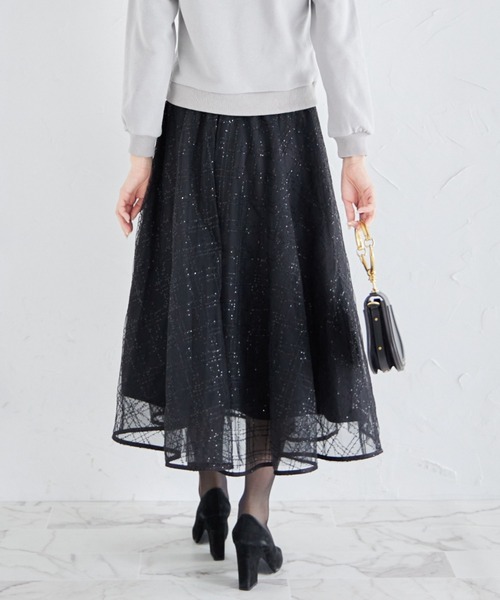 tocco closet(トッコ クローゼット)の「ラインスパンコールチュールフレアスカート(スカート・レディース・ブラック/ベージュ・M)」の6枚目の写真