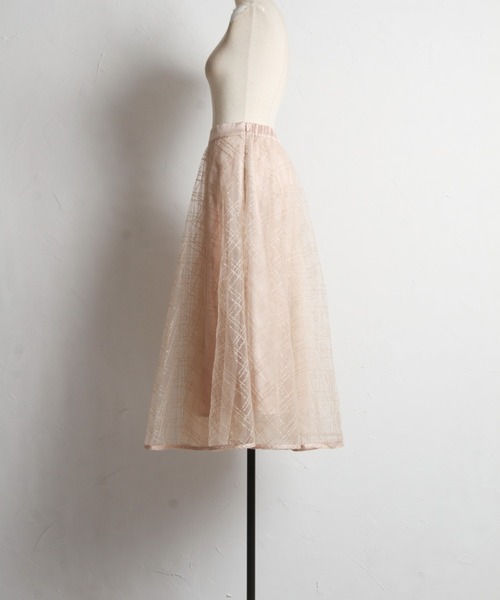 tocco closet(トッコ クローゼット)の「ラインスパンコールチュールフレアスカート(スカート・レディース・ブラック/ベージュ・M)」の14枚目の写真