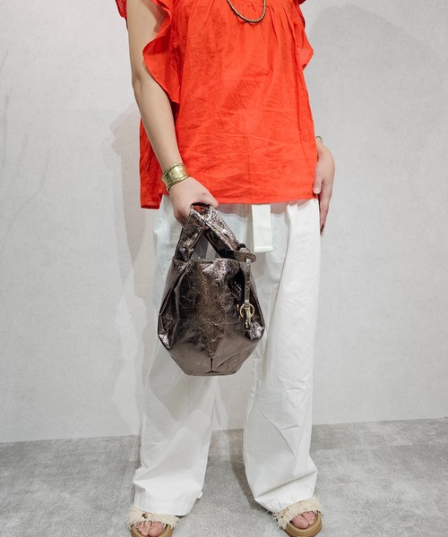 Ungrid（アングリッド）の「【Ungrid/アングリッド】メタリック 軽量マルシェバッグ（ハンドバッグ・レディース・ブロンズ/ゴールド/シルバー/ブラック・FREE）」の4枚目の写真