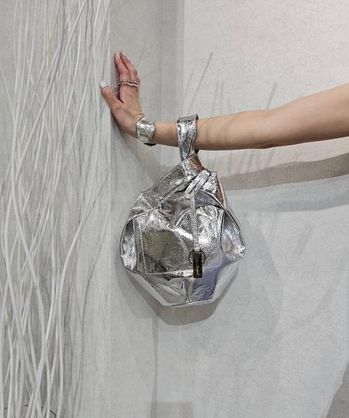 Ungrid（アングリッド）の「【Ungrid/アングリッド】メタリック 軽量マルシェバッグ（ハンドバッグ・レディース・ブロンズ/ゴールド/シルバー/ブラック・FREE）」の3枚目の写真