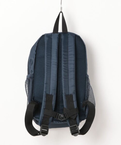 Kids Foret（キッズフォーレ）の「ワッペン付き撥水オーバルリュック（バックパック/リュック・キッズ・ベージュ/ブラック・M/L）」の3枚目の写真