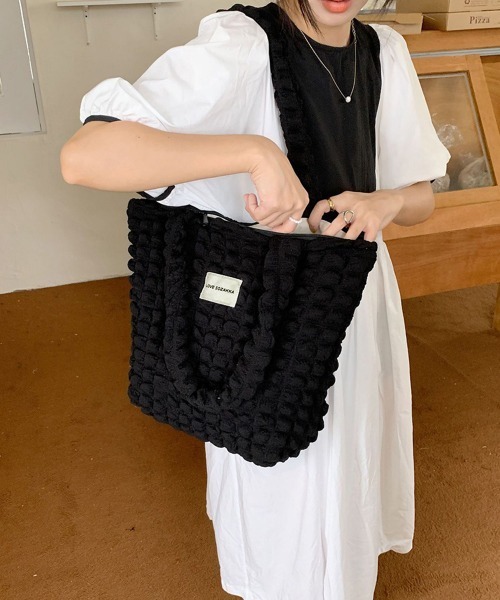 Miniministore(ミニミニストア)の「ぽこぽこトートバッグ ワッフル風バッグ(トートバッグ・レディース・イエロー/アイボリー/ピンク/ブラック/ブルー・FREE)」の3枚目の写真