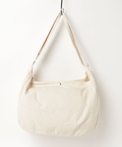 Red Cap Girl（レッドキャプガール）の「25SS イラストプリント 大容量 メッセンジャーバッグ（トートバッグ・メンズ・ホワイト系その他/ホワイト・FREE）」の12枚目の写真