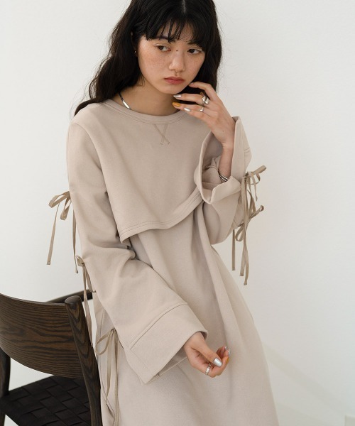 Bab(バブ)の「【低身長向けサイズあり】袖リボンドッキング風裏毛ワンピース(ワンピース・レディース・グレイッシュベージュ/アイボリー/ベージュ・M/S)」の18枚目の写真