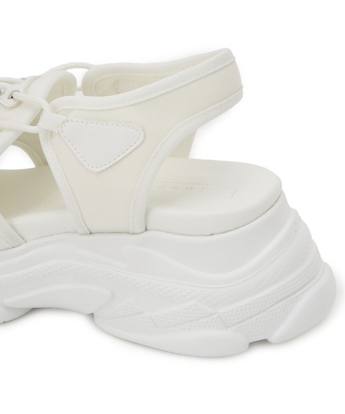 Juze（ジュゼ）の「厚底スニーカーサンダル（サンダル・レディース・ベージュ系その他2/ブラック/ホワイト・L/M/S）」の6枚目の写真