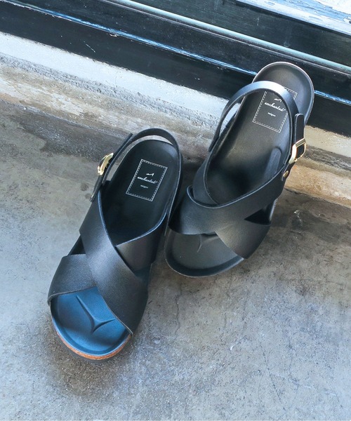 enchanted(エンチャンテッド)の「クロスオーバースリングバックウェッジサンダル(サンダル・レディース・パイソン/ホワイト/ダークブラウン/ブラック/シルバー・35/36/37/38/39)」の19枚目の写真