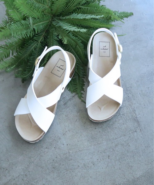 enchanted(エンチャンテッド)の「クロスオーバースリングバックウェッジサンダル(サンダル・レディース・パイソン/ホワイト/ダークブラウン/ブラック/シルバー・35/36/37/38/39)」の11枚目の写真