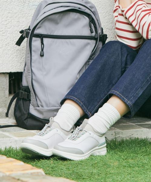 ing（イング）の「【レイン対応】コードストッパースニーカー（レインシューズ・レディース・ホワイト系その他2/ライトベージュ/ブラック/ブラウン系その他・L/M/S/LL）」の2枚目の写真