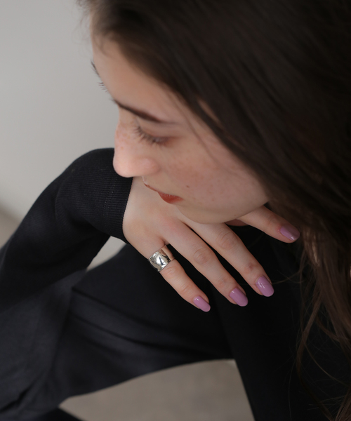 JOURNAL STANDARD（ジャーナルスタンダード）の「【norme Dew/ノルム デュー】pinky ring：ピンキーリング（リング・レディース・シルバー・4）」の7枚目の写真