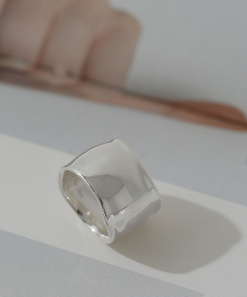 JOURNAL STANDARD（ジャーナルスタンダード）の「【norme Dew/ノルム デュー】pinky ring：ピンキーリング（リング・レディース・シルバー・4）」の11枚目の写真