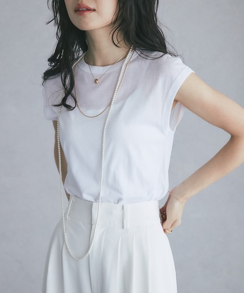 La boutique BonBon（ラブティックボンボン）の「シアーノースリーブカットソー（Tシャツ/カットソー・レディース・グレイッシュベージュ/ブラック/ホワイト・FREE）」の2枚目の写真