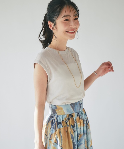 La boutique BonBon（ラブティックボンボン）の「シアーノースリーブカットソー（Tシャツ/カットソー・レディース・グレイッシュベージュ/ブラック/ホワイト・FREE）」の11枚目の写真