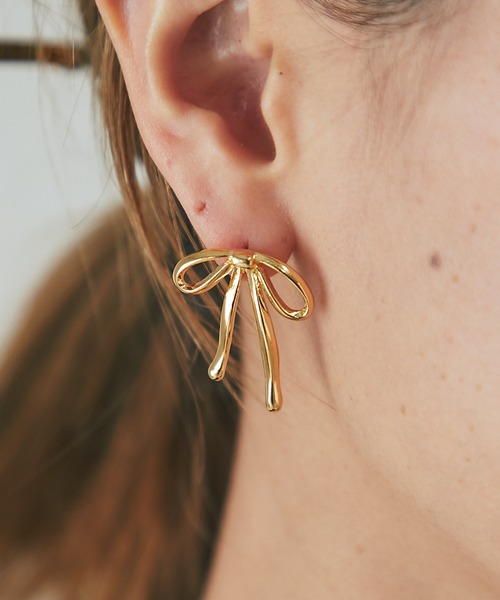 un dix cors(アンディコール)の「リボンピアス(ピアス(両耳用)・レディース・シルバー/ゴールド・FREE)」の4枚目の写真