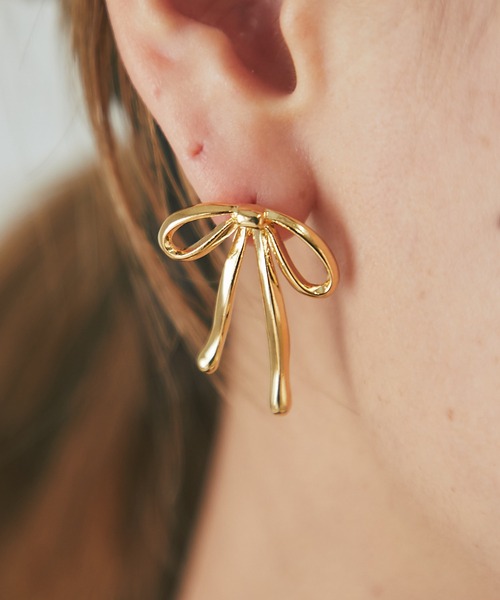 un dix cors(アンディコール)の「リボンピアス(ピアス(両耳用)・レディース・シルバー/ゴールド・FREE)」の5枚目の写真