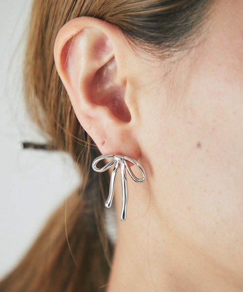 un dix cors(アンディコール)の「リボンピアス(ピアス(両耳用)・レディース・シルバー/ゴールド・FREE)」の9枚目の写真