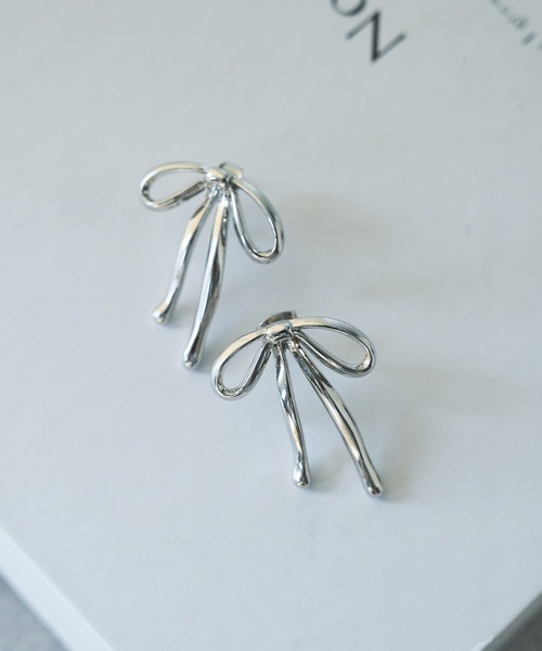 un dix cors(アンディコール)の「リボンピアス(ピアス(両耳用)・レディース・シルバー/ゴールド・FREE)」の6枚目の写真