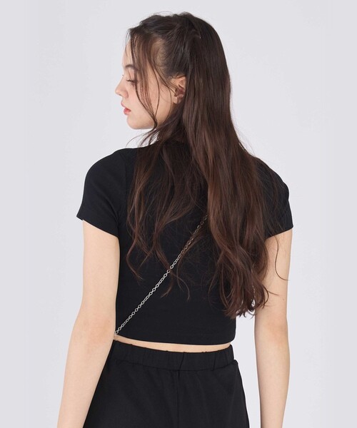 To b. by agnes b.(トゥービーバイアニエスベー)の「"To b."ロゴ コットン 半袖 クロップド Tシャツ(Tシャツ/カットソー・レディース・ブラック・38/40)」の5枚目の写真
